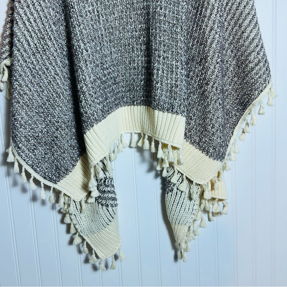 Roffe Anthropologie Eliana Pommed Hem Knit Kimono One Size - Picture 8 of 10